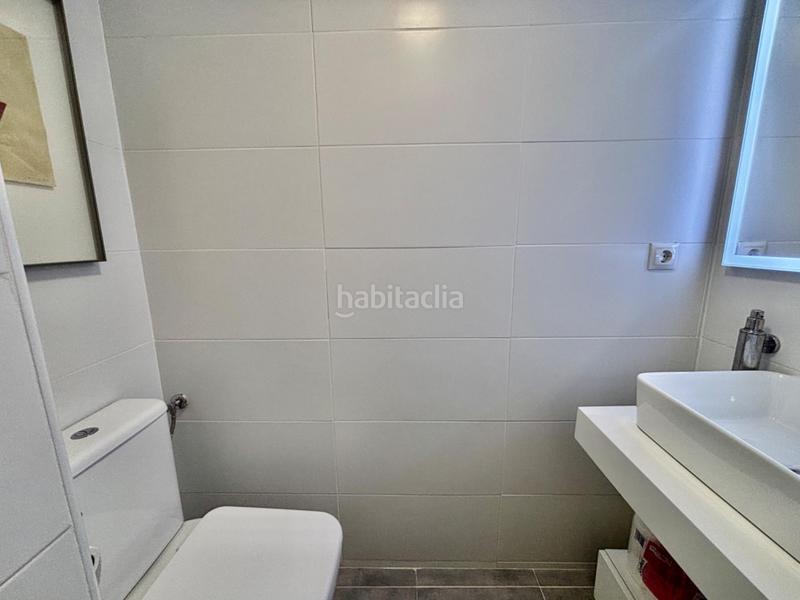 Foto 8c8fefee-12d4-4ce6-ab1b-02617799a729. Alquiler piso alquiler de un piso de tres habitaciones con terraza en plaza honduras, en Valencia