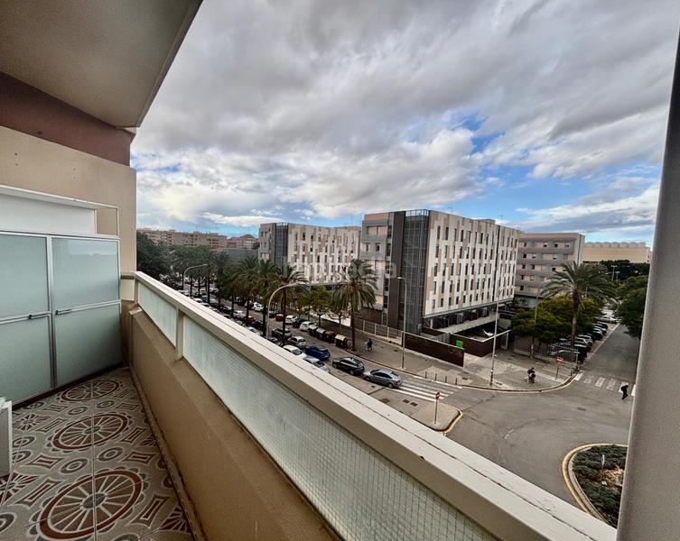 Foto 37b7e9c0-ff19-4f77-86c6-37cef574b2d4. Miete etagenwohnung mit heizung in Ciutat Jardí Valencia