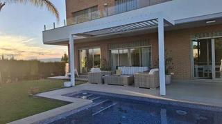 Casa adossada a San Antonio de Benagéber. Chalet adosado con piscina privada en san antonio de benagéber