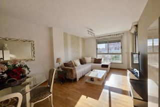 Lloguer Apartament  Avenida general aviles. Piso en alquiler de 3 habitaciones con piscina, terraza y parkin