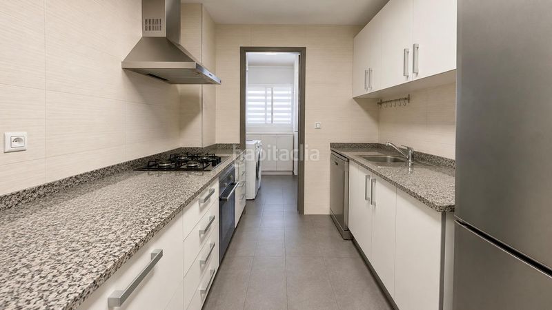 Foto c3f35ffd-6fe4-4324-a701-9c24751f22b2. Planta baixa amb calefacció aparcament piscina a Paterna