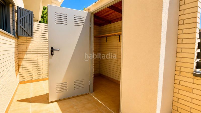 Foto e7feea20-4781-4187-96da-79a9c34be461. Planta baixa amb calefacció aparcament piscina a Paterna