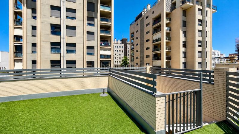 Foto f8252869-ba12-42bb-9fc3-c04bf7143b9b. Planta baixa amb calefacció aparcament piscina a Paterna