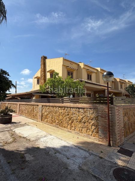 Foto a50ba6e5-49eb-4674-b5c8-ccaf88dfff4a. Lloguer xalet amb aparcament piscina a Corinto-Almardà Sagunt