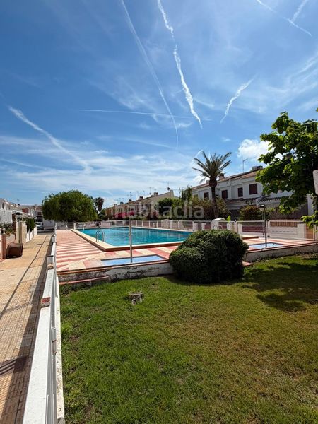 Foto c2ebfec8-485b-4a8f-a620-0baea2136e71. Lloguer xalet amb aparcament piscina a Corinto-Almardà Sagunt