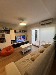 Alquiler Planta baja  Calle archiduque carlos. Alquiler  amplio piso de 3 habitaciones con terraza interior
