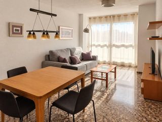 Rent Flat in Morvedre. Alquiler  amplio piso de 3 habitaciones junto a los jardines del