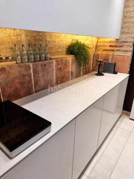 Foto 478f74a4-80d5-4606-bd67-59db64c261e3. Rent flat in El Mercat Valencia