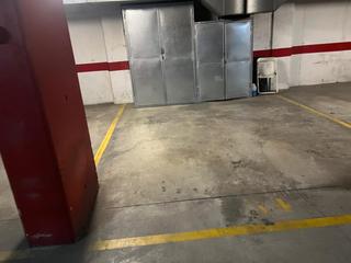 Rent Car parking in Carrer de moscou 8. Amplisimo parking al lado del metro ciutadella vila olimpica
