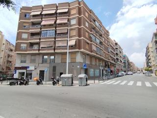 Local Comercial en Carrs Este. Excelente ubicacion!!  plaza barcelona
