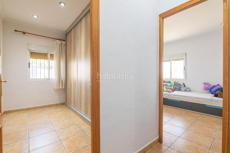 Foto 820db327-d611-46dd-bfcf-930a844dc274. Chalet con riscaldamento parcheggio piscina in Peña de las Águilas Elche / Elx
