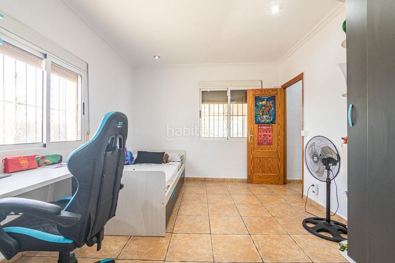 Foto be6fcdaa-c686-48ab-a491-b2cbbf2ab18a. Chalet con riscaldamento parcheggio piscina in Peña de las Águilas Elche / Elx