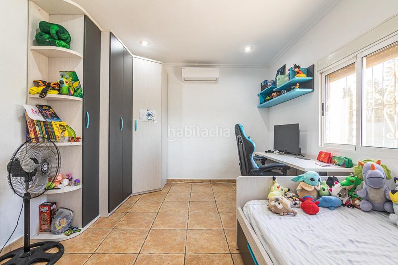 Foto ed7c7e78-5529-4064-828a-1ea1ee272a7d. Chalet con riscaldamento parcheggio piscina in Peña de las Águilas Elche / Elx