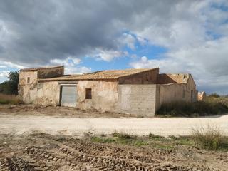 Masia a Torrellano. Casa de 260 m2 con 30.000 m2 de terreno