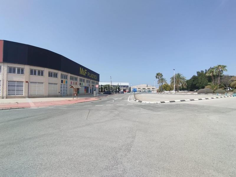Foto 90ff0bd4-c1bb-4abf-8231-c29cb1aa4ed1. Rent industrial building in La Algoda - Matola - Llano de San José Elche / Elx