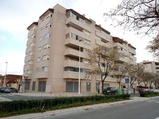 Location Local commercial à Ciutat Universitària. Zona kelme  local de 737 m2