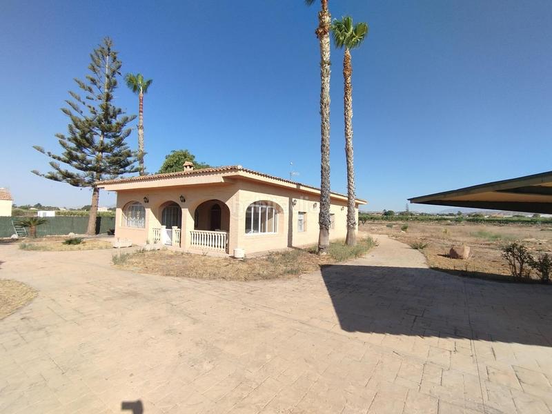 Foto b2f8cd02-a2a2-4059-afeb-0581556f4eeb. Haus mit parking pool in Perleta - Maitino Elche / Elx