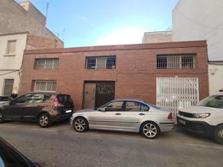 Terreny residencial a Camí dels Magros - Casablanca. Solar urbana de 285 m2 con nave