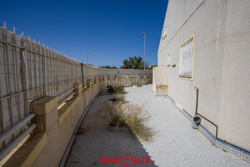 Foto c5a7e72a-c688-4b7b-8859-197b0c45e5c5. Casa adosada adosado en venta, los alcázares. en Centro Alcázares (Los)