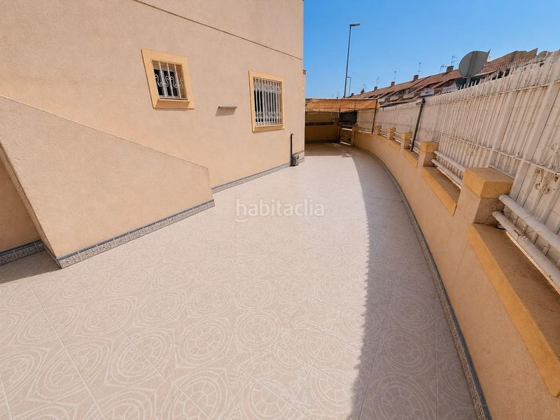 Foto 82cb44c3-ae3d-4013-9f57-02b44e2ba80f. Casa adossada amb aparcament a Centro Alcázares (Los)