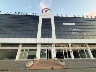 Rent Office space in Centro. Oficina a estrenar 250 m2 en los alcázares  luz, espacio y máxim