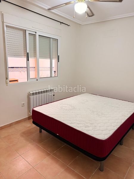 Foto b253b649-c26e-46a8-89a6-cea8589521f6. Lloguer dúplex amb aparcament a Centro Alcázares (Los)