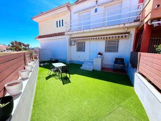 Semi detached house in Los Narejos_Punta Calera. Moderna vivienda con terraza y ubicación privilegiada en los nar