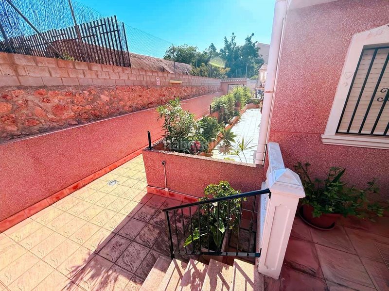 Foto 173a46c8-40e3-4b80-8b75-01d791a51b1b. Casa adossada amb aparcament a Centro Santa Pola