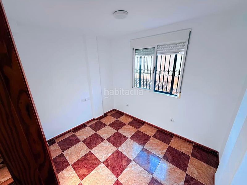 Foto c22aba43-d14e-443d-8275-d62f9c830f2a. Casa adossada amb aparcament a Centro Santa Pola