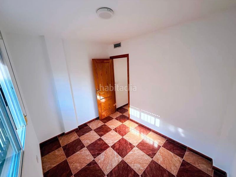 Foto c6317913-4a28-4a2b-8a2f-9fef0d5c46bb. Casa adossada amb aparcament a Centro Santa Pola