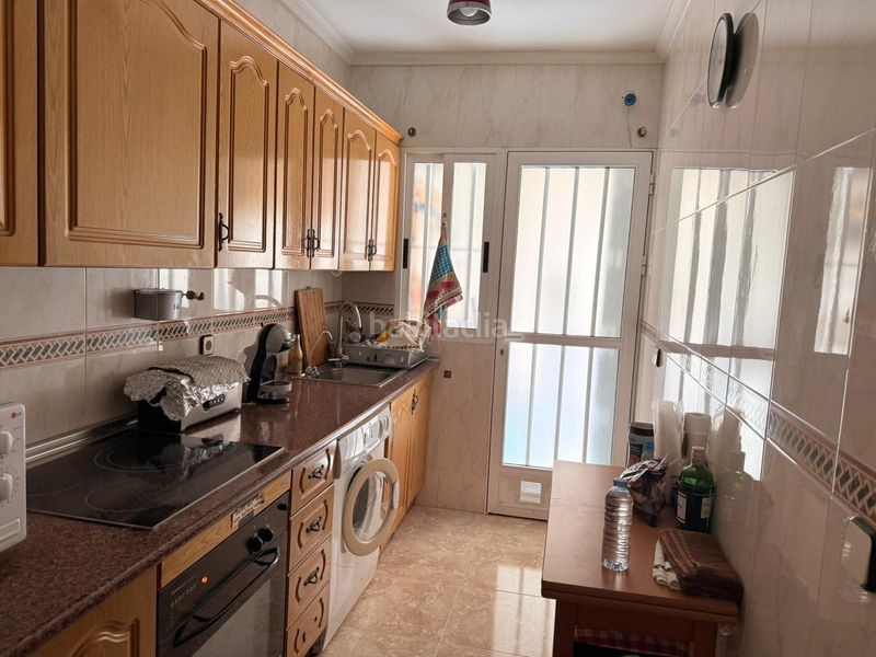 Foto 11fa18be-5f36-4cb0-ae92-7da829c7031a. Casa adossada amb aparcament a Centro Alcázares (Los)