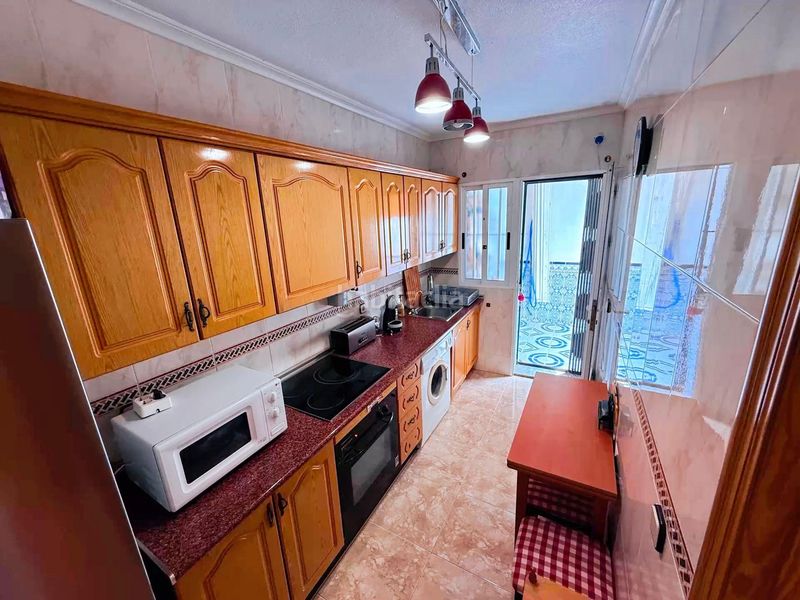 Foto 6bd1c122-858b-44ae-b5ff-cb6652d88cd1. Casa adossada amb aparcament a Centro Alcázares (Los)