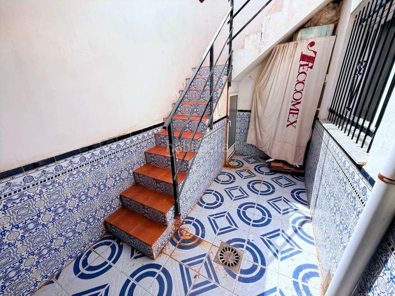 Foto 94d3d96d-00d3-47f2-9bee-2ed85925a1f1. Casa adossada amb aparcament a Centro Alcázares (Los)