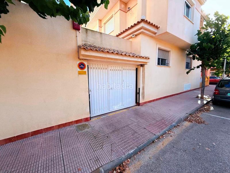 Foto 7ec10a3c-edcd-4768-af8e-78f2036c740b. Casa adossada amb aparcament a Centro Alcázares (Los)