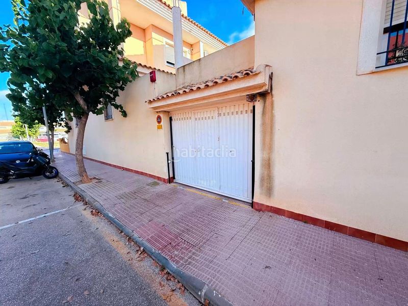 Foto c33603ce-c77b-4da2-b969-bb8949d061d4. Casa adossada amb aparcament a Centro Alcázares (Los)