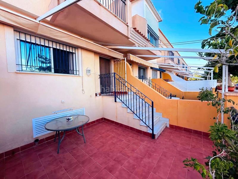 Foto e8a1f9d1-6c08-4fe0-b7ba-b7e213566acb. Casa adossada amb aparcament a Centro Alcázares (Los)