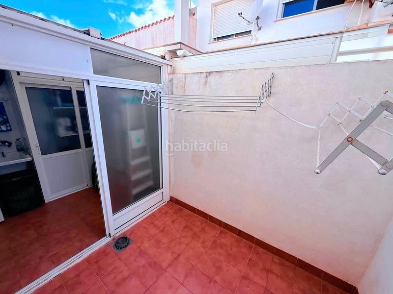 Foto f2dff549-b616-47f1-bfb1-14790eadf2d7. Casa adossada amb aparcament a Centro Alcázares (Los)