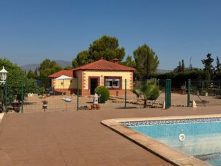 Masia a Vistabella. Invierta en una finca excepcional con piscina, pista de tenis y