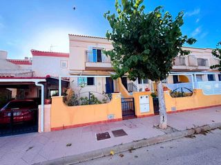 Reihenhaus in Centro. Adosado de 4 dormitorios en los alcázares con garaje para 2 coch