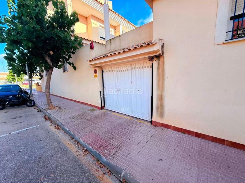 Foto 8a3fb3a1-83c2-4434-9633-e92d00526d75. Casa adossada amb aparcament a Centro Alcázares (Los)