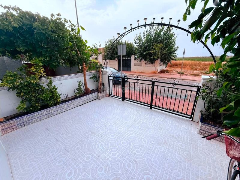 Foto f95375a1-7817-43c7-be00-45145781a1be. Casa adossada amb aparcament a Centro Alcázares (Los)
