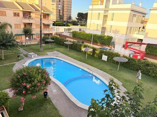 Miete Etagenwohnung in Santiago de La Ribera. Tu refugio perfecto junto al mar comodidad, piscina y una ubicac