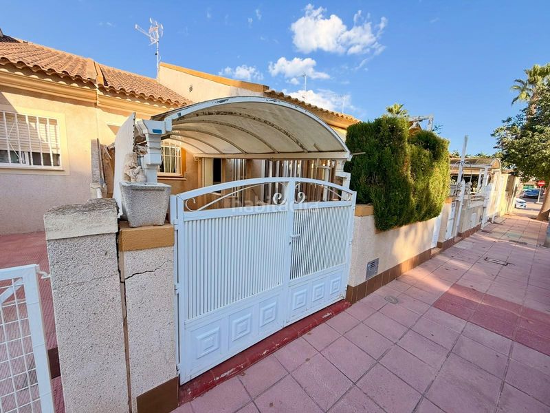 Foto a0fd84fa-70d2-4426-8ccb-4d1d54684b3a. Casa a schiera con parcheggio in Centro Alcázares (Los)