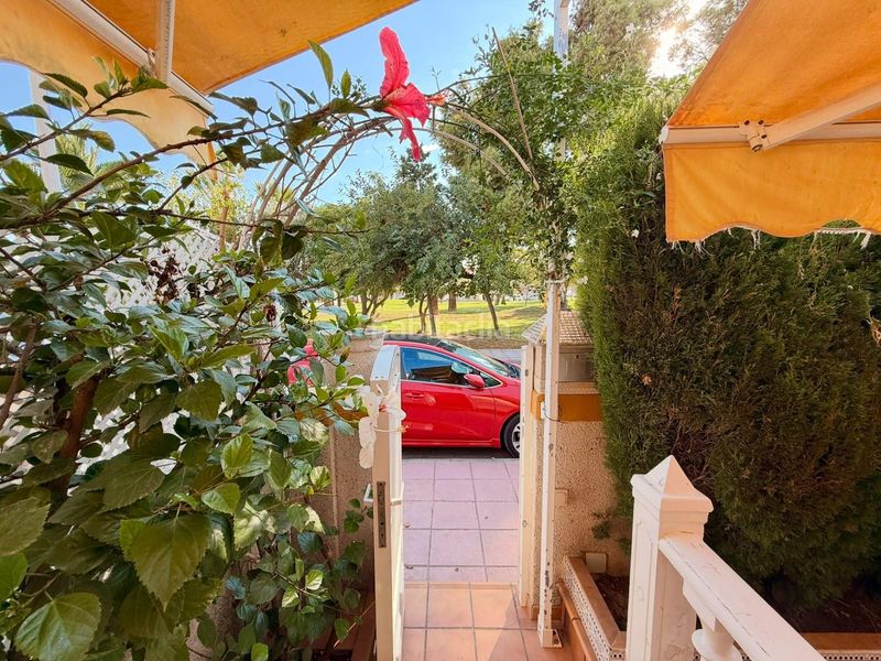Foto f8454cd3-d88e-460d-b446-2fd20d87542e. Casa a schiera con parcheggio in Centro Alcázares (Los)