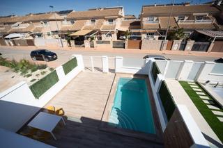 Maison jumelée à Jose de espronceda 18. Venta de adosado en san javier