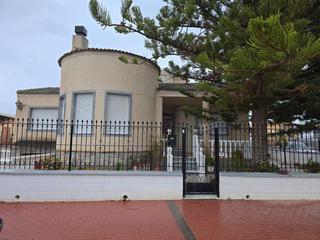 Xalet en Jernimo y Avileses. Se vende casa chalet en avileses