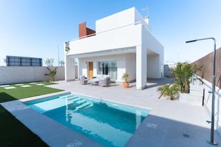 Chalet  Calle calle de la comunidad andaluza, 1. Villa en pilar de la horadada 3 hab con piscina privada