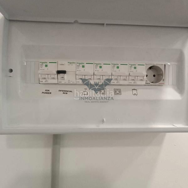 Foto 73a6c536-9d14-4cb2-9efa-8daca888e7d8. Local comercial en carrer del pintor jover 11 en Fonteta de Sant Lluís Valencia