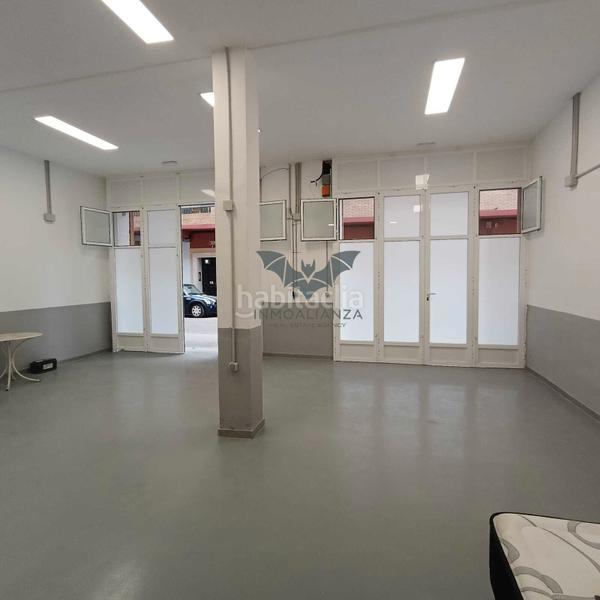 Foto 9217e4a8-92d6-4686-ad7f-f858d17d7766. Locale commerciale in carrer del pintor jover 11 in Valencia