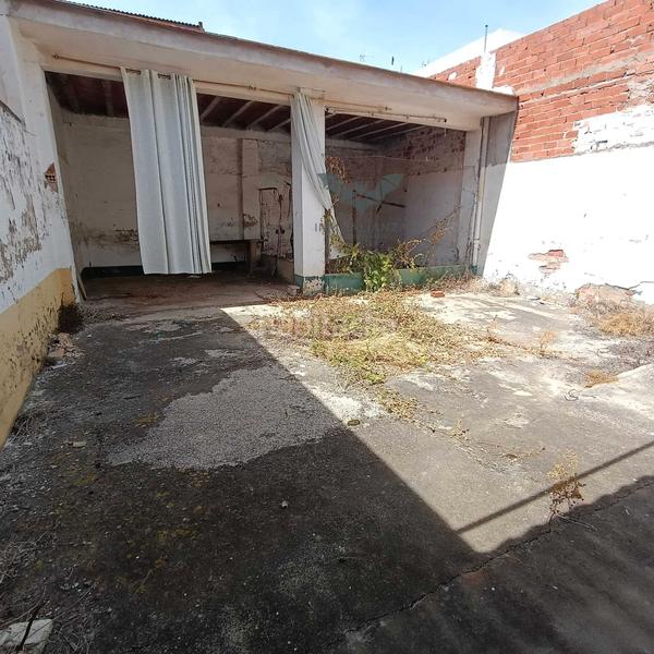 Foto 343a3d56-aa8d-45c5-9457-e13c0a41c050. Casa adossada amb aparcament a Polinyà de Xúquer